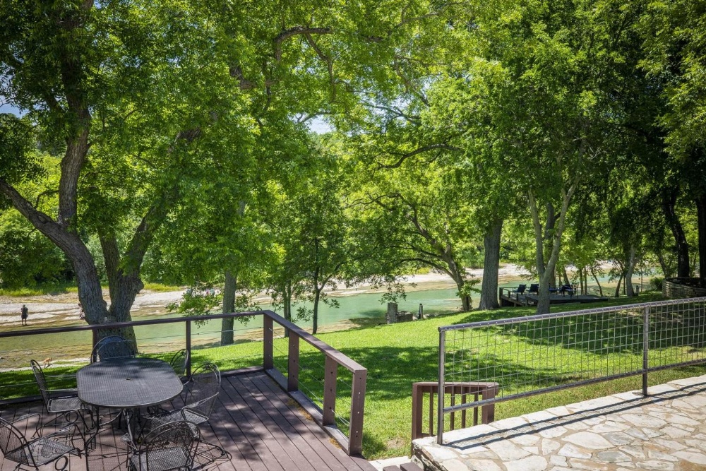 WHIPPOORWILL HILL ON THE GUADALUPE home Main image